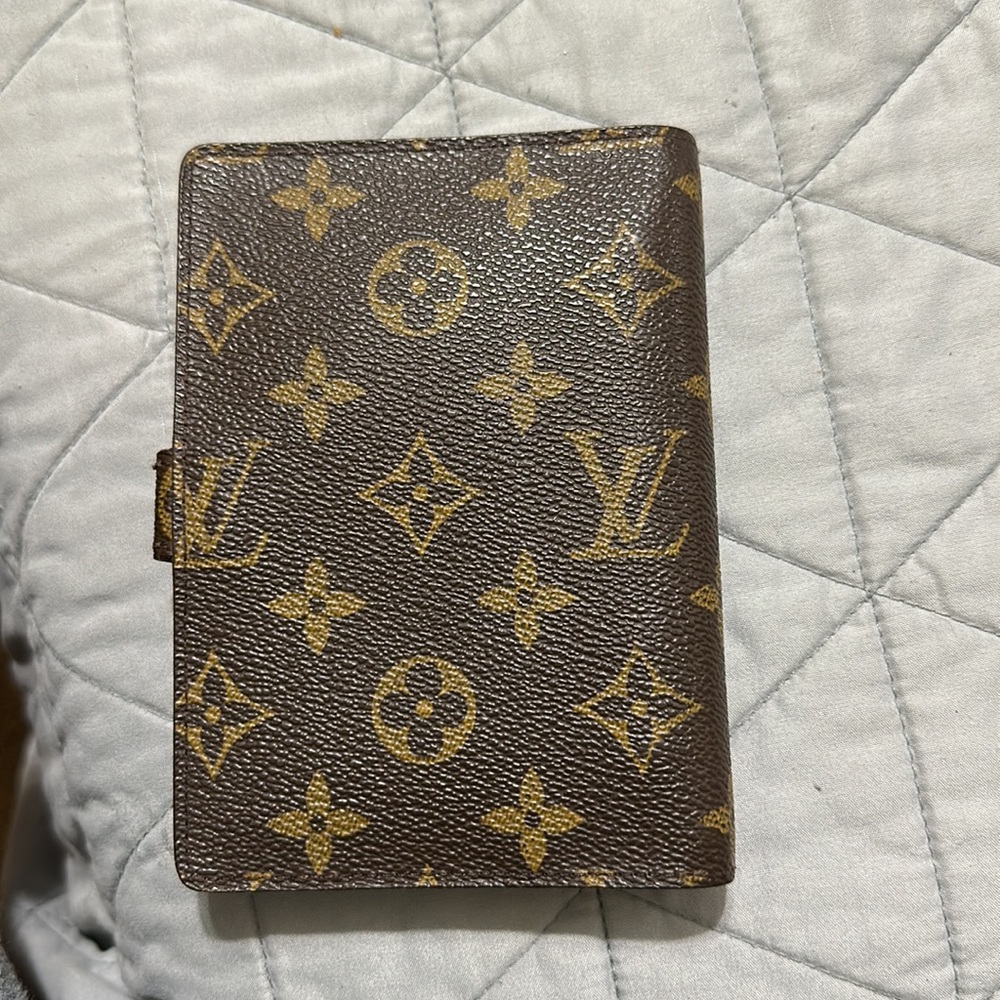 Louis Vuitton Small Ring Agenda Cover - Picture 3 of 7